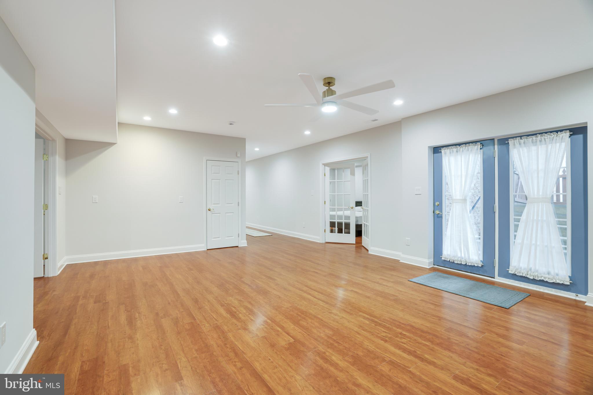 LANSDOWNE ON THE POTOMAC - Residential