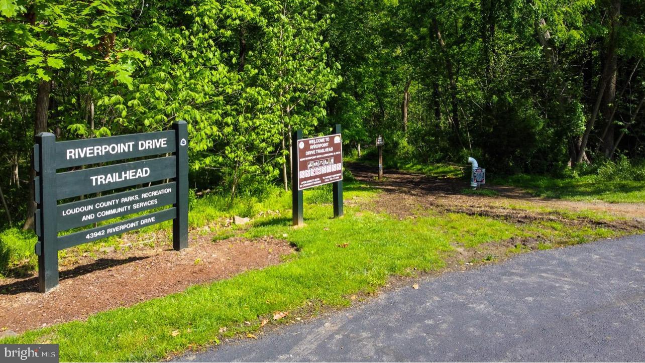 LANSDOWNE ON THE POTOMAC - Residential