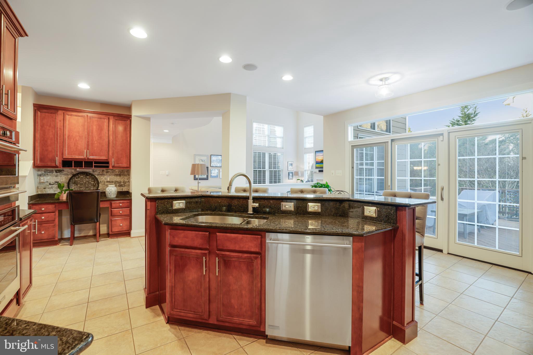 LANSDOWNE ON THE POTOMAC - Residential