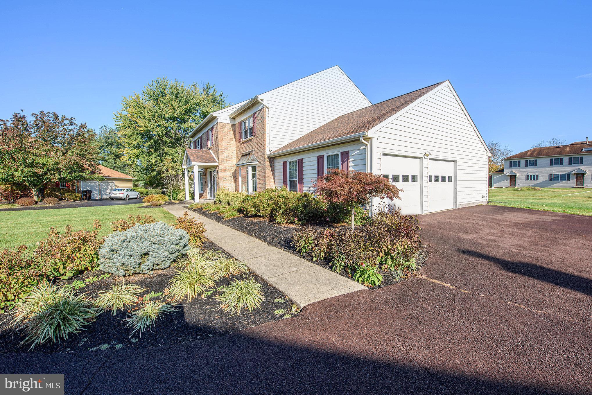 BRIAR GLEN - Residential