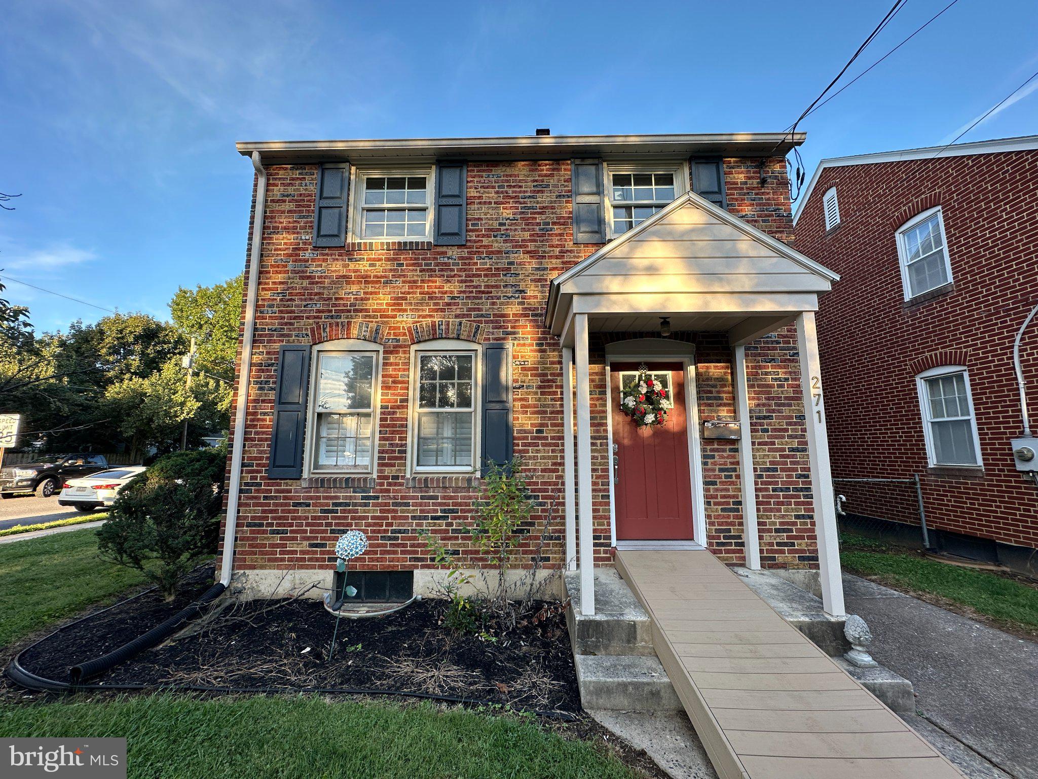 271 S SIXTH STREET