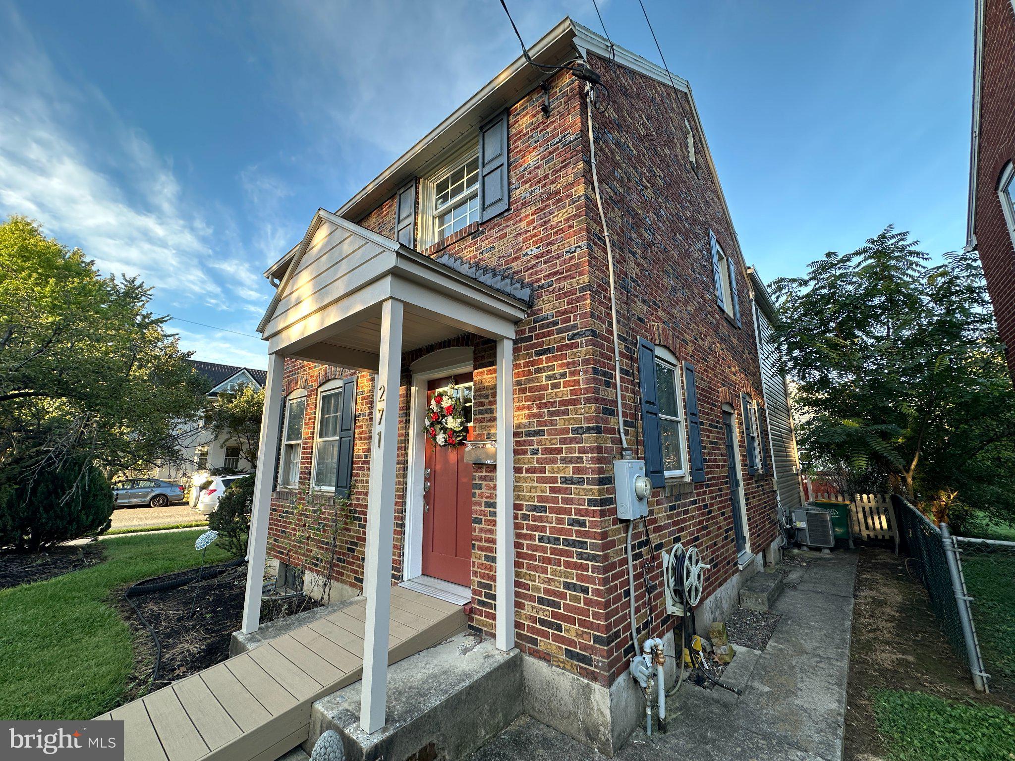 271 S SIXTH STREET