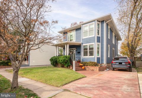 106 E OXFORD AVENUE E ALEXANDRIA VA 22301