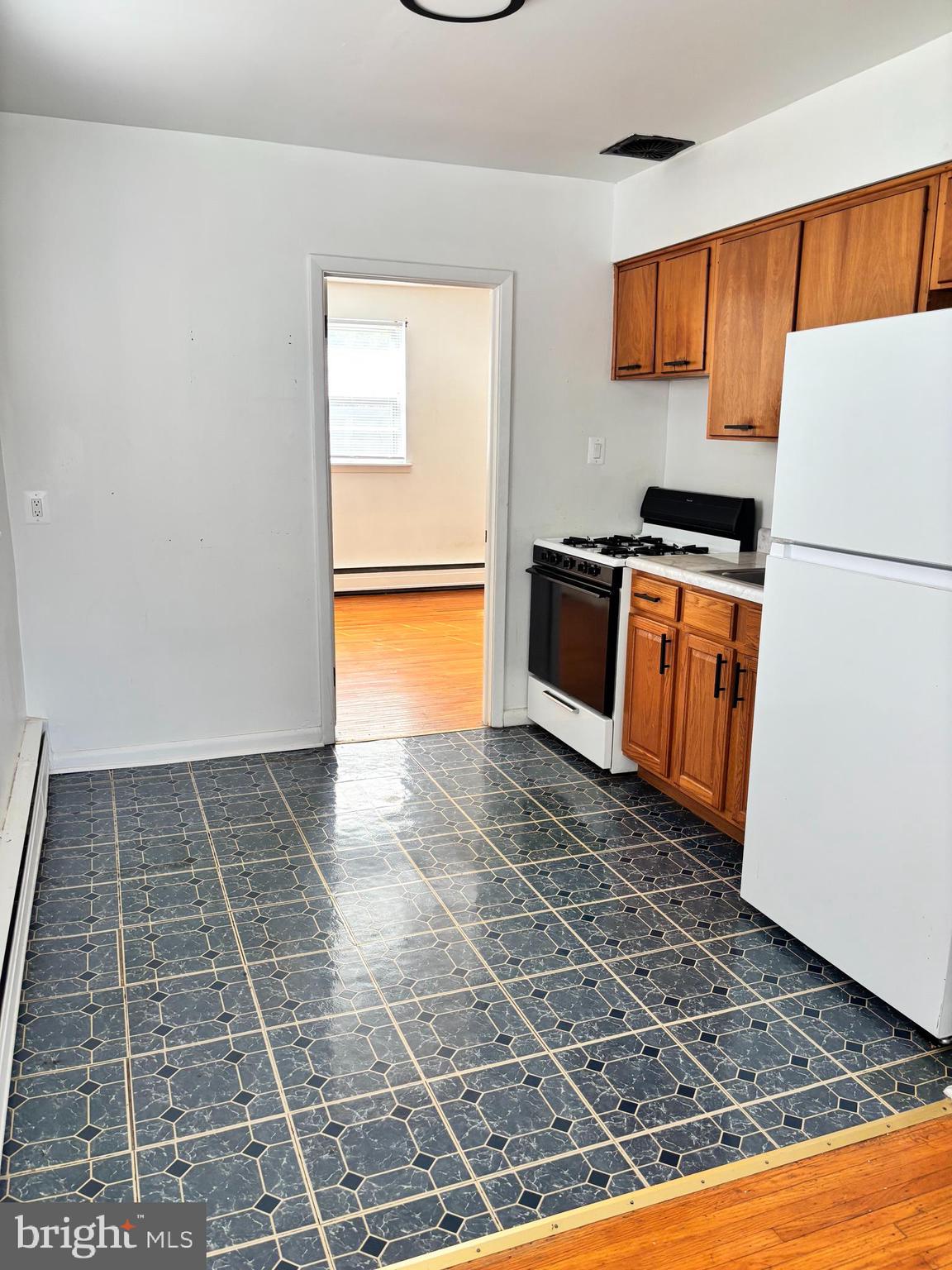 SUMMERDALE - Residential Lease