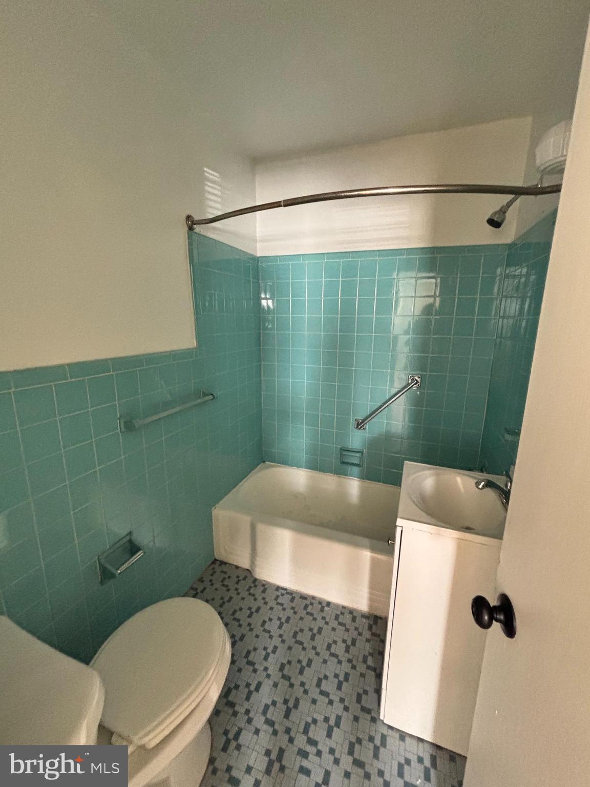 SUMMERDALE - Residential Lease