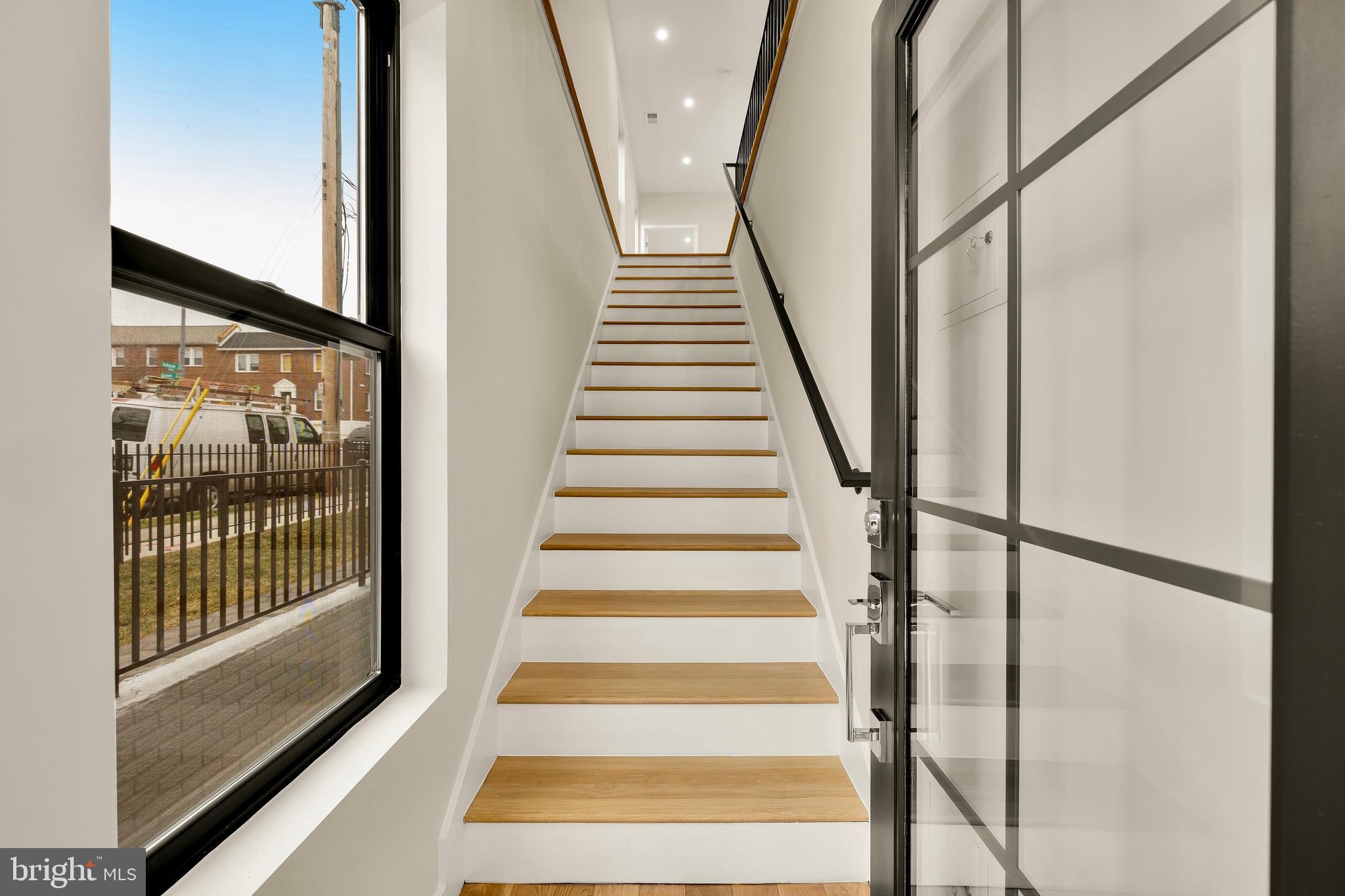 1516 LEVIS STREET NE 2