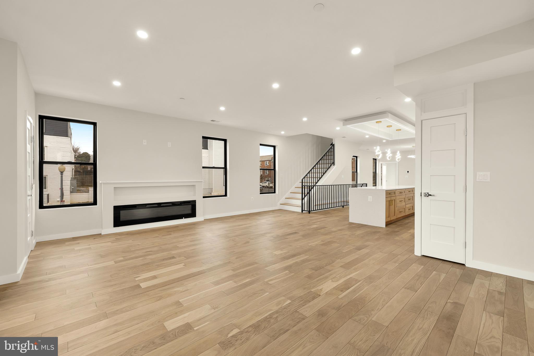 1516 LEVIS STREET NE 2