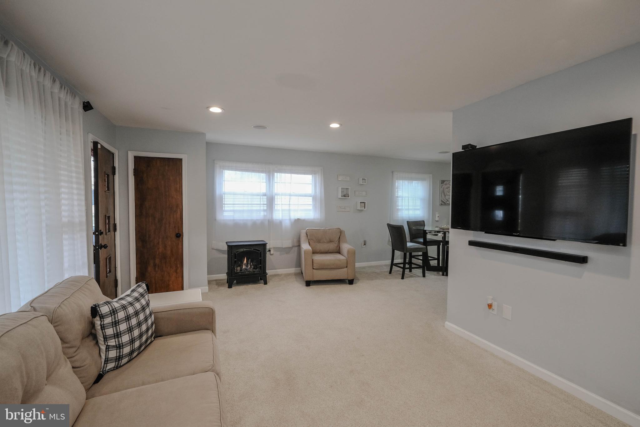 BERKELEY MANOR - Residential