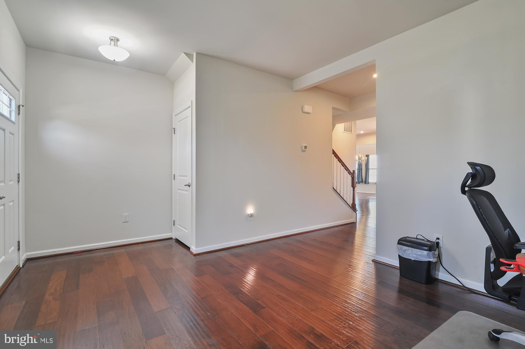 5 FOXTRAIL ROAD