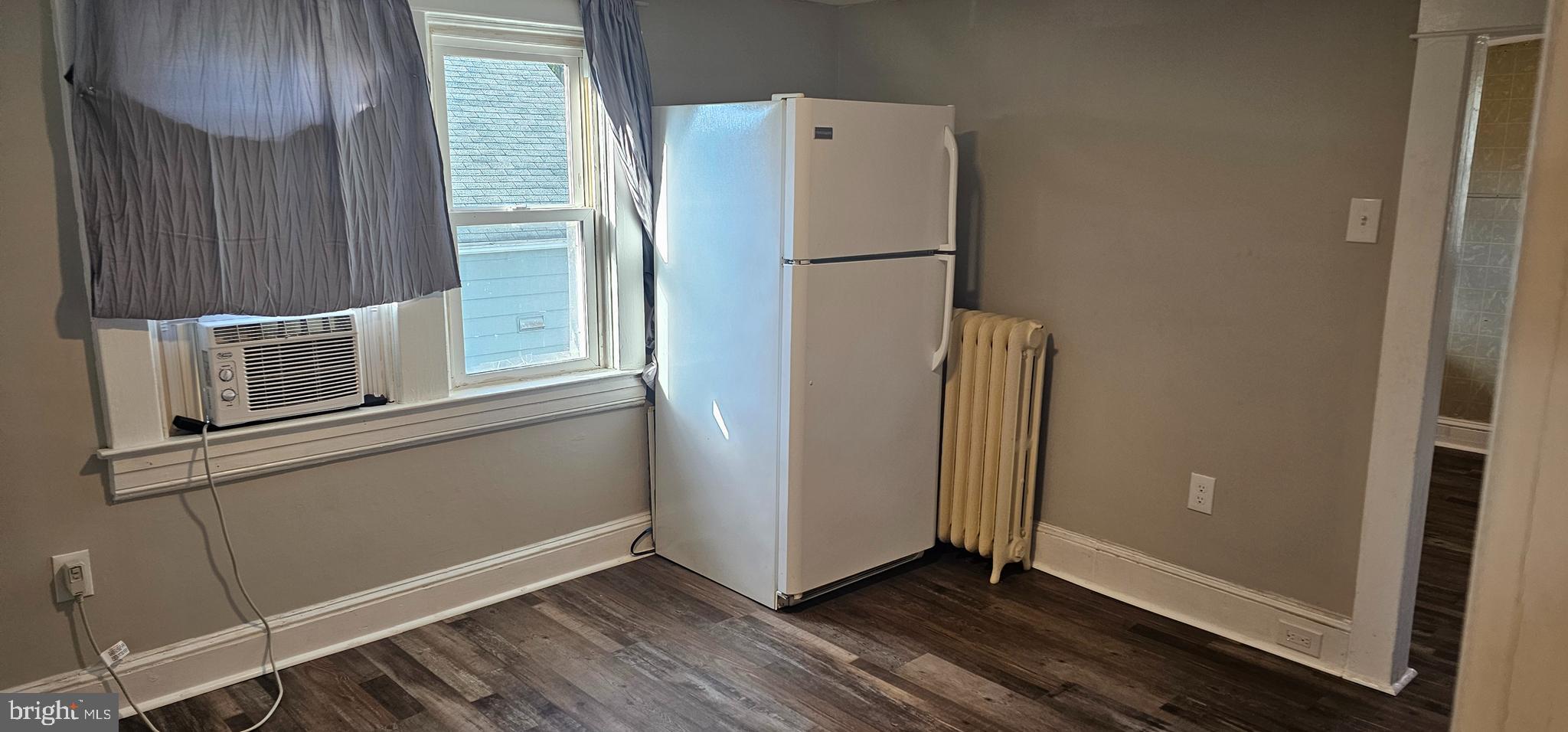 2912 HILLCREST AVENUE