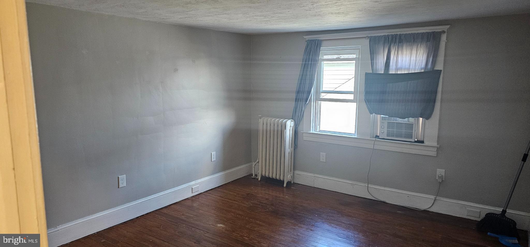 2912 HILLCREST AVENUE