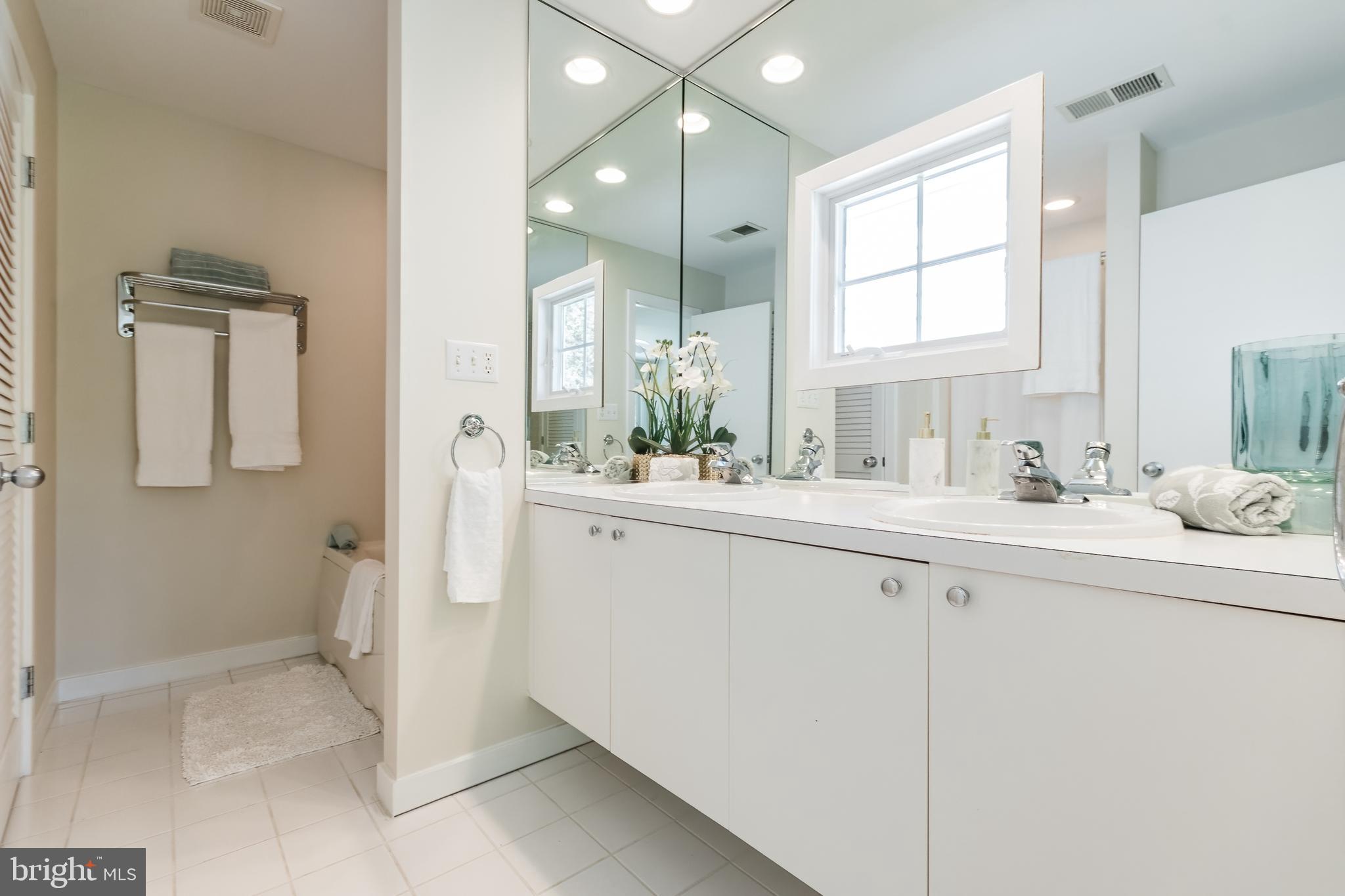 HOWARD FARM - Residential