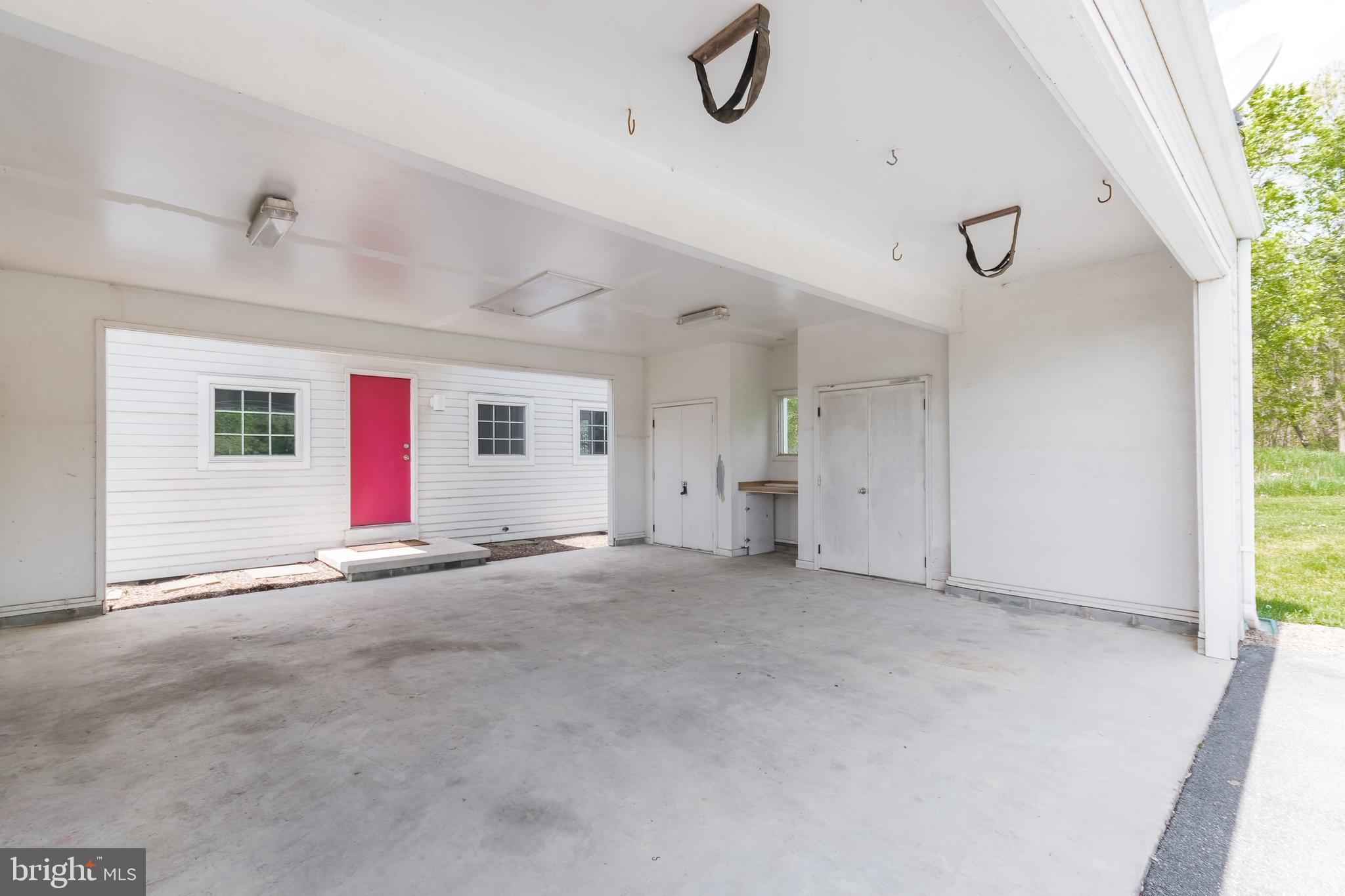 HOWARD FARM - Residential