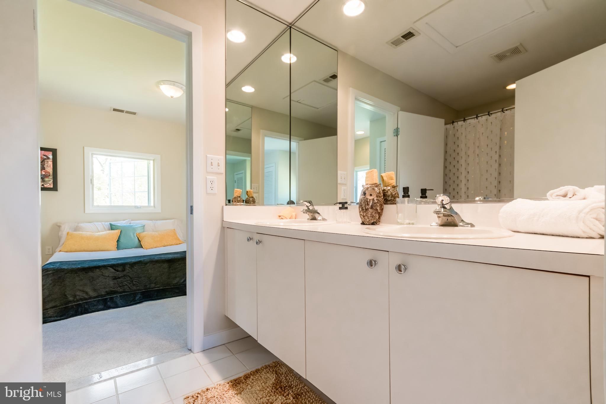 HOWARD FARM - Residential