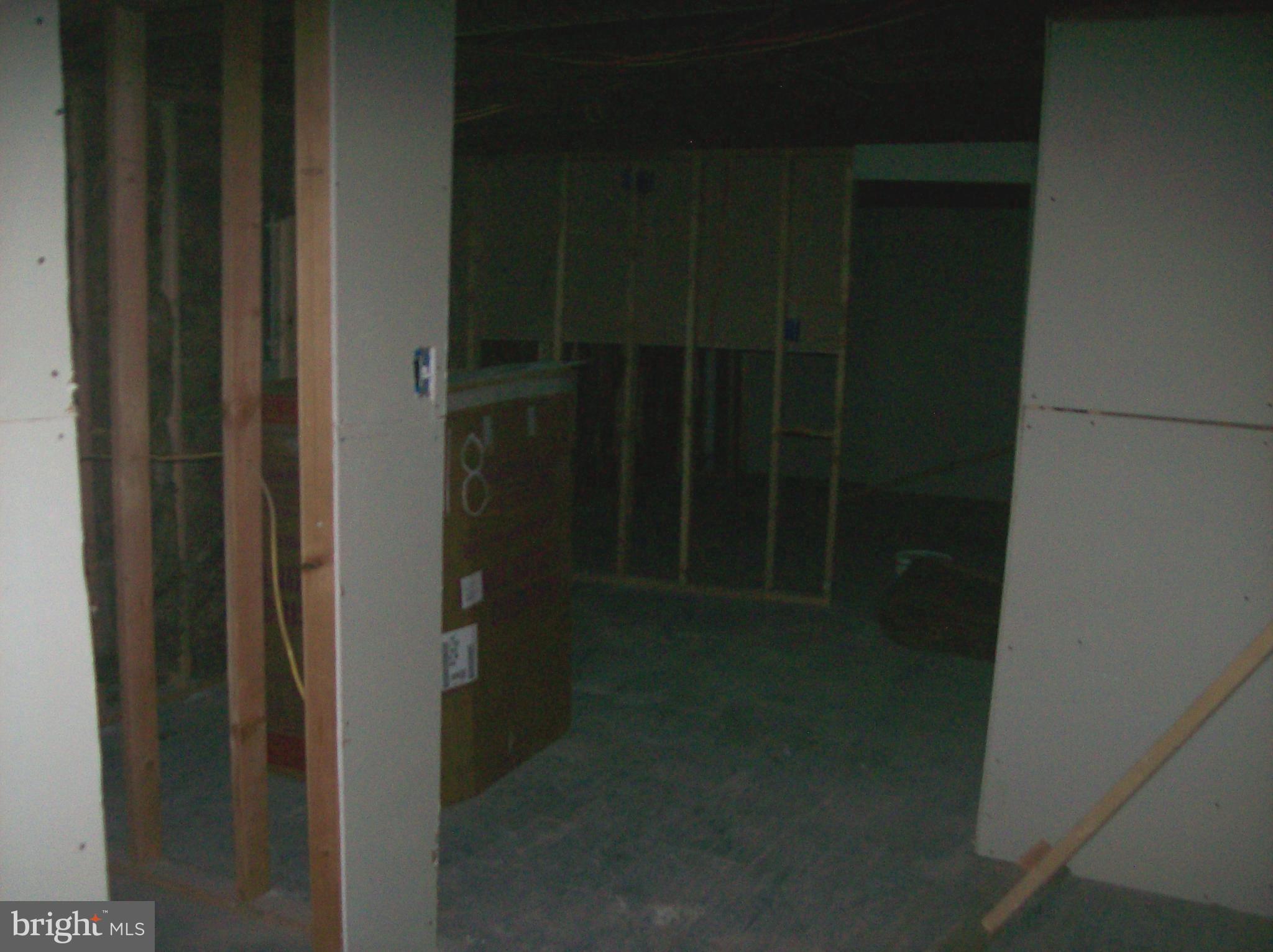 FRANKFORD - Commercial Sale