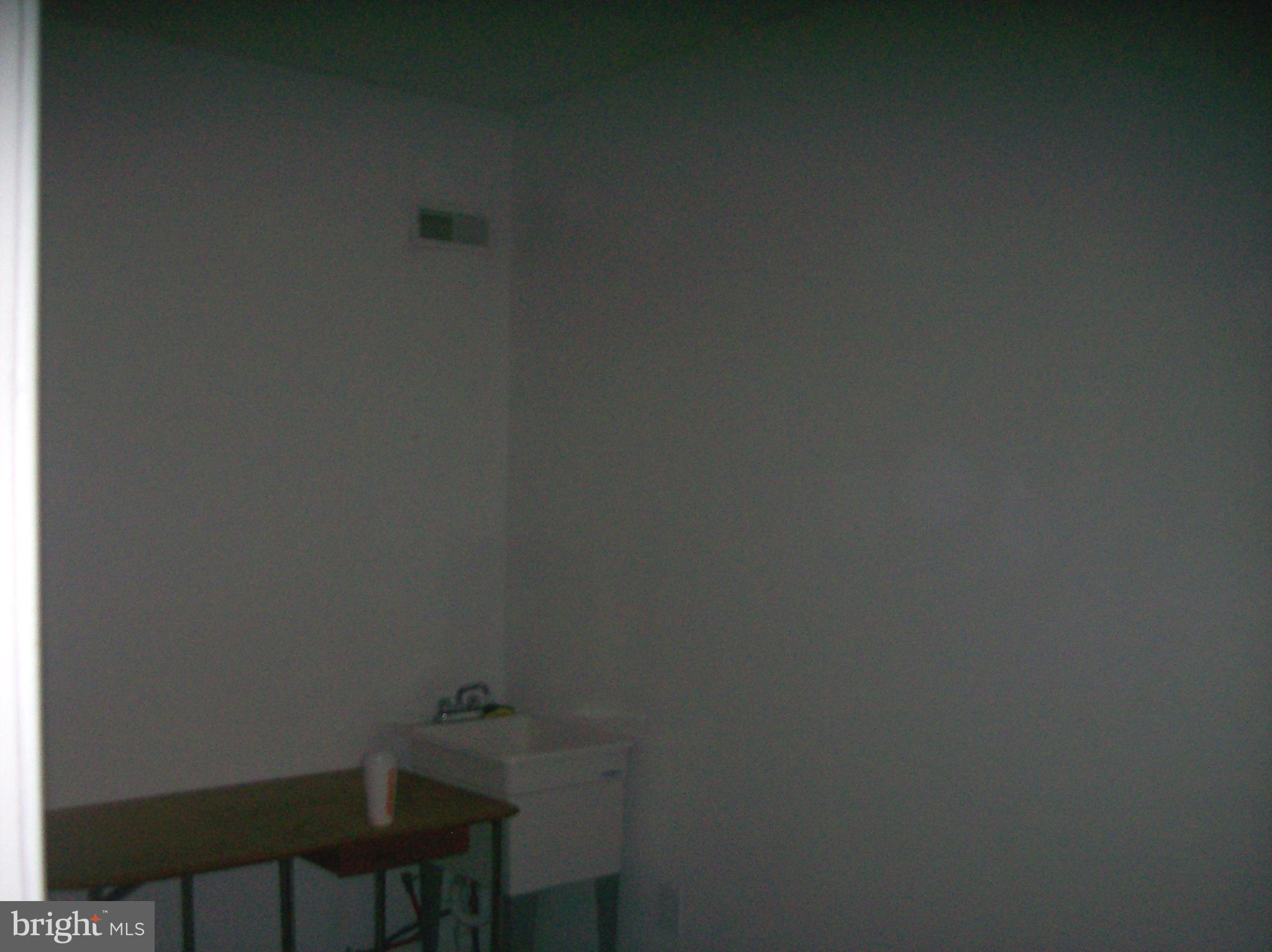 FRANKFORD - Commercial Sale