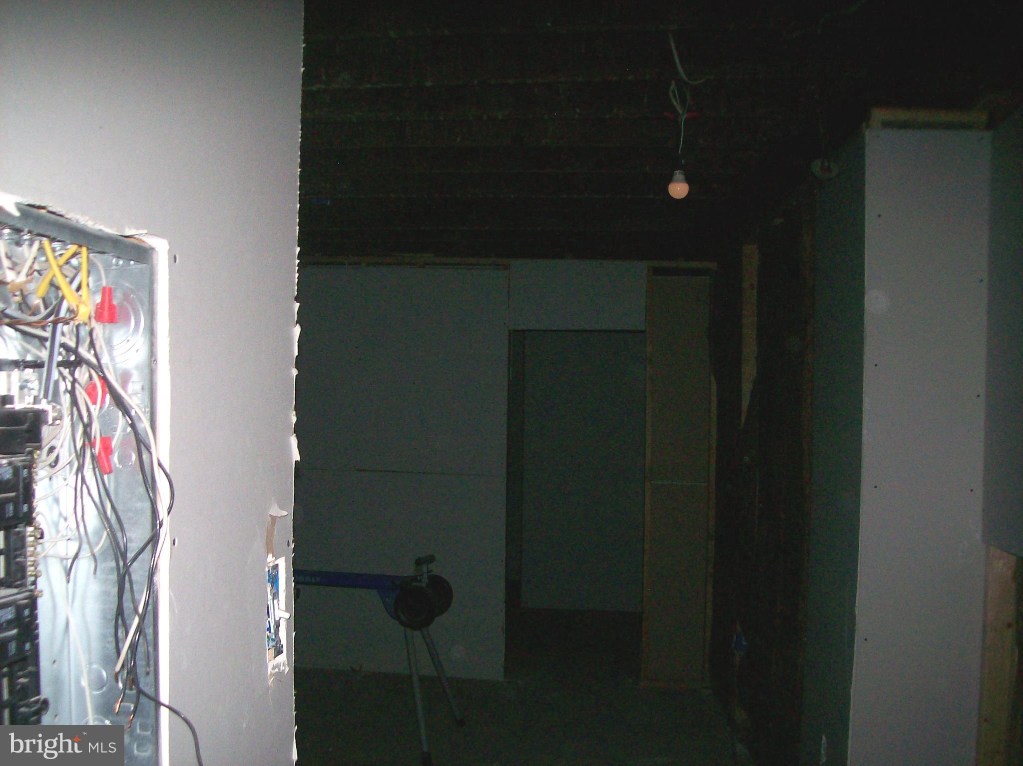 FRANKFORD - Commercial Sale