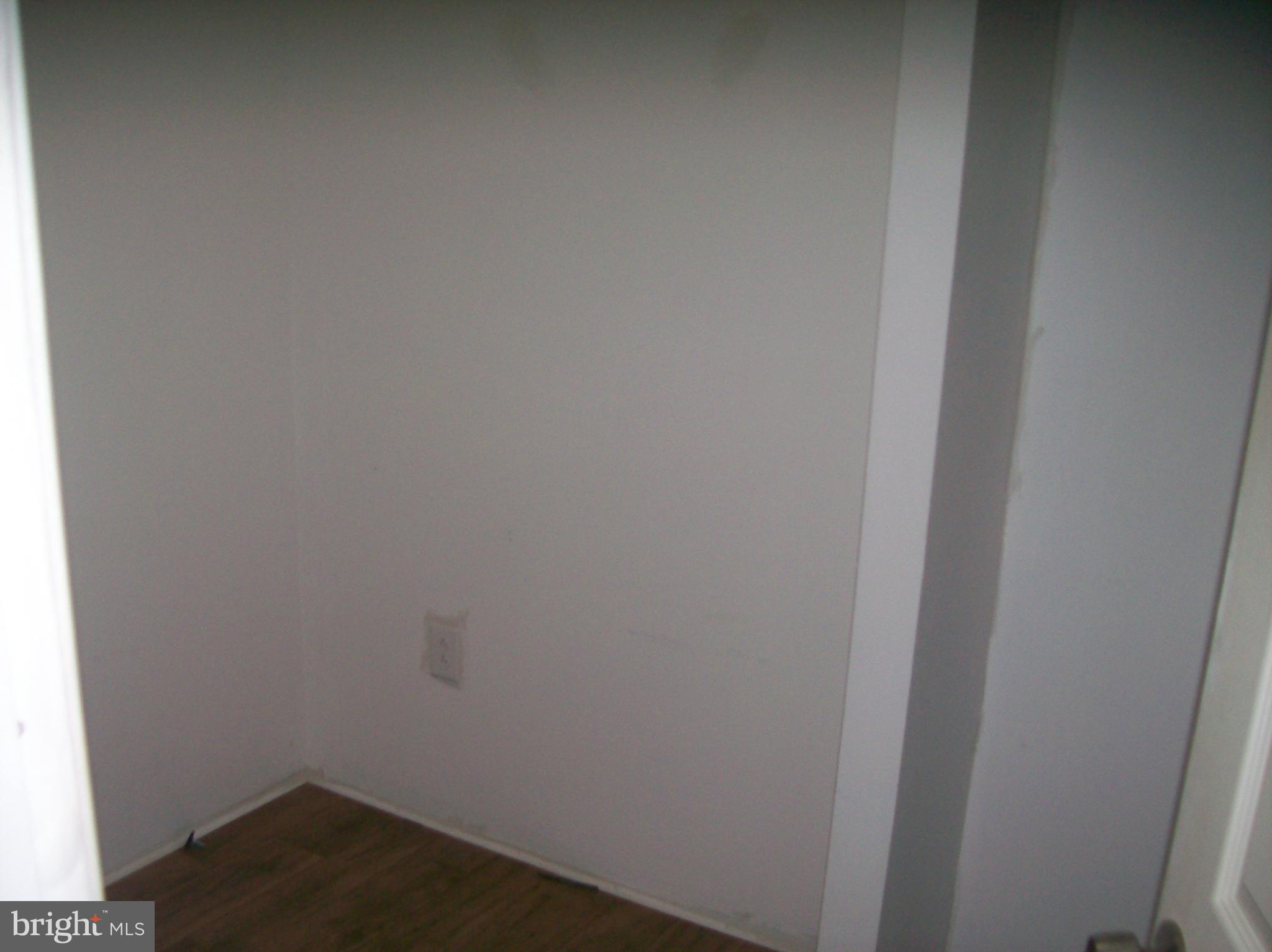 FRANKFORD - Commercial Sale