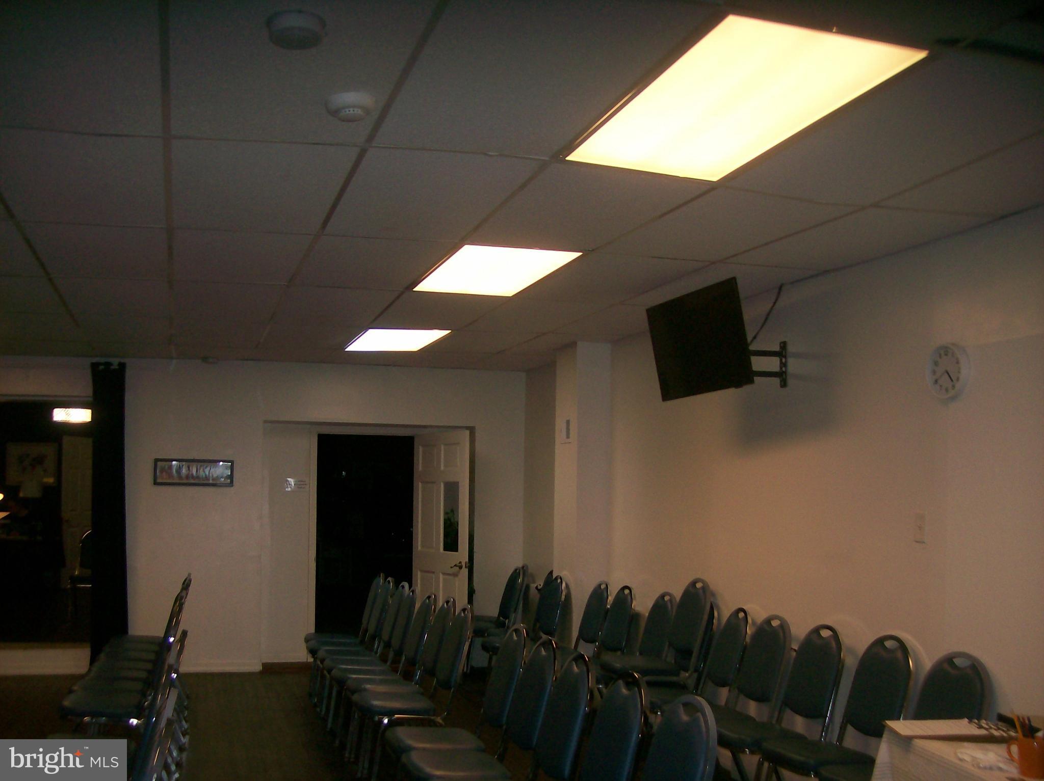 FRANKFORD - Commercial Sale