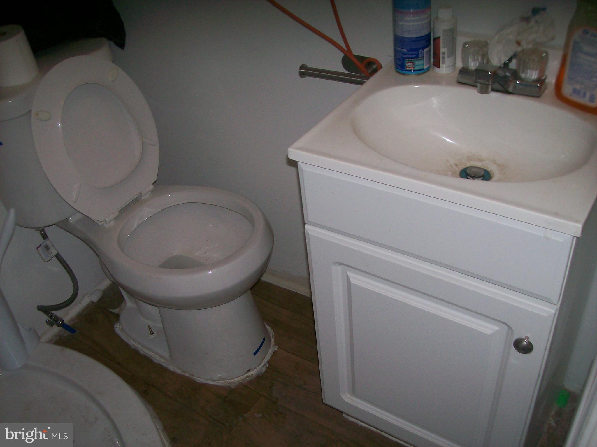 FRANKFORD - Commercial Sale