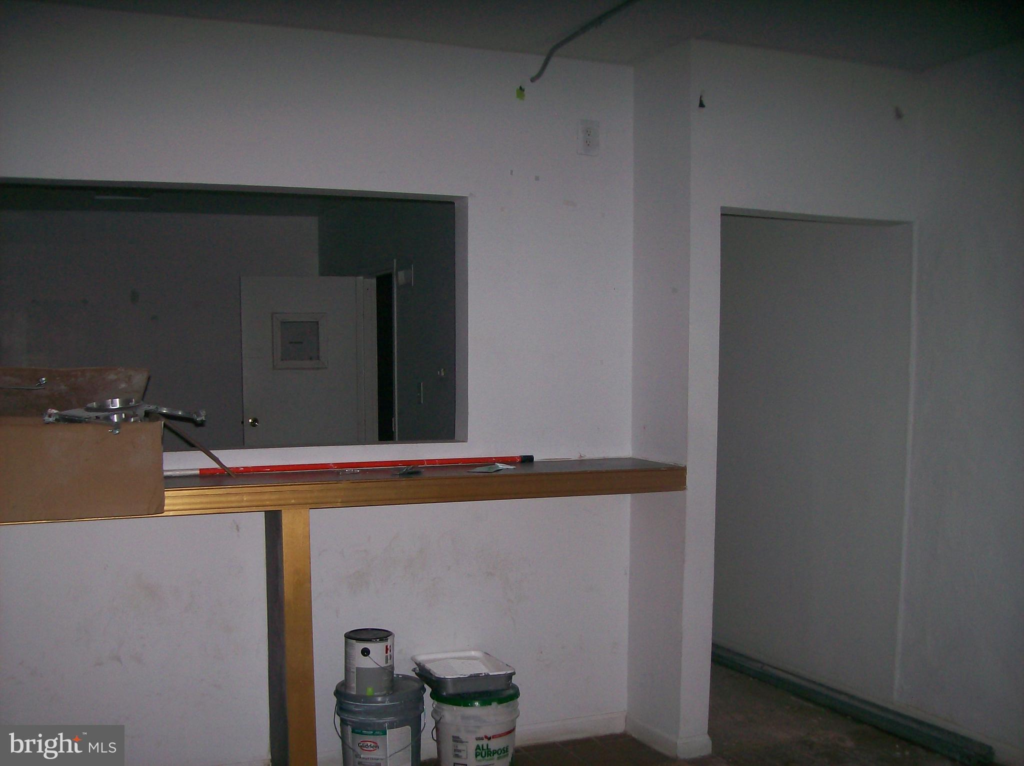 FRANKFORD - Commercial Sale