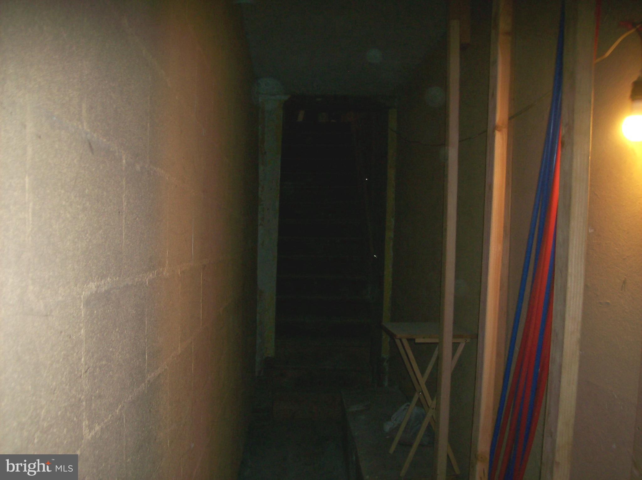 FRANKFORD - Commercial Sale