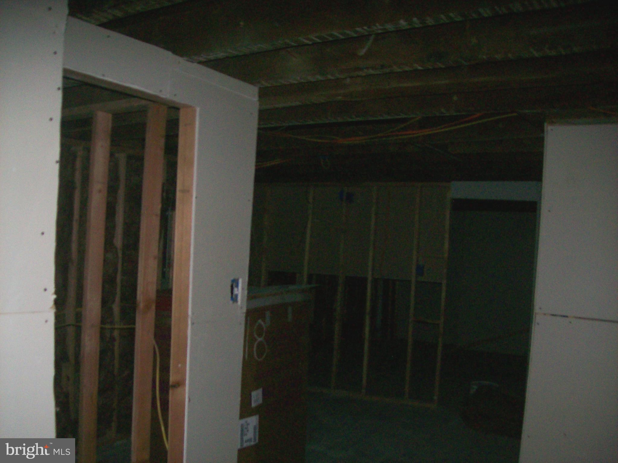 FRANKFORD - Commercial Sale