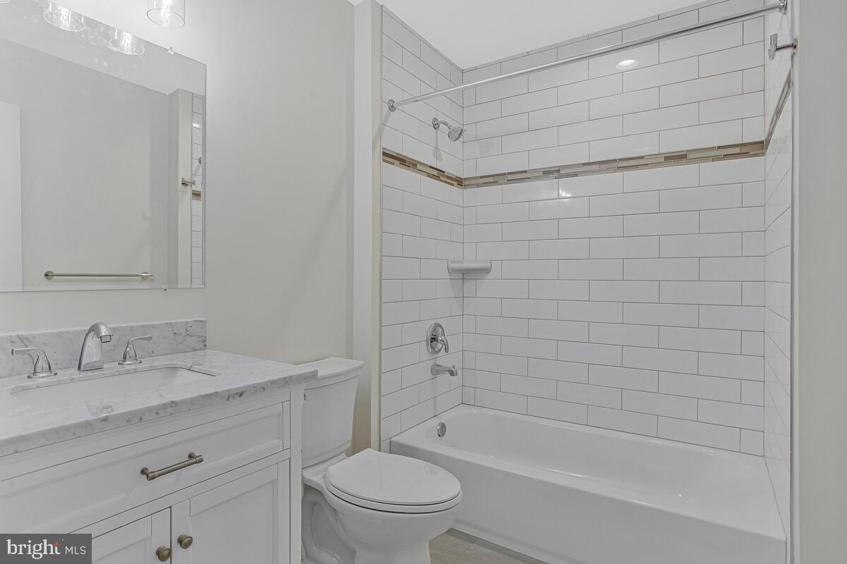 SEVEN OAKS - Residential