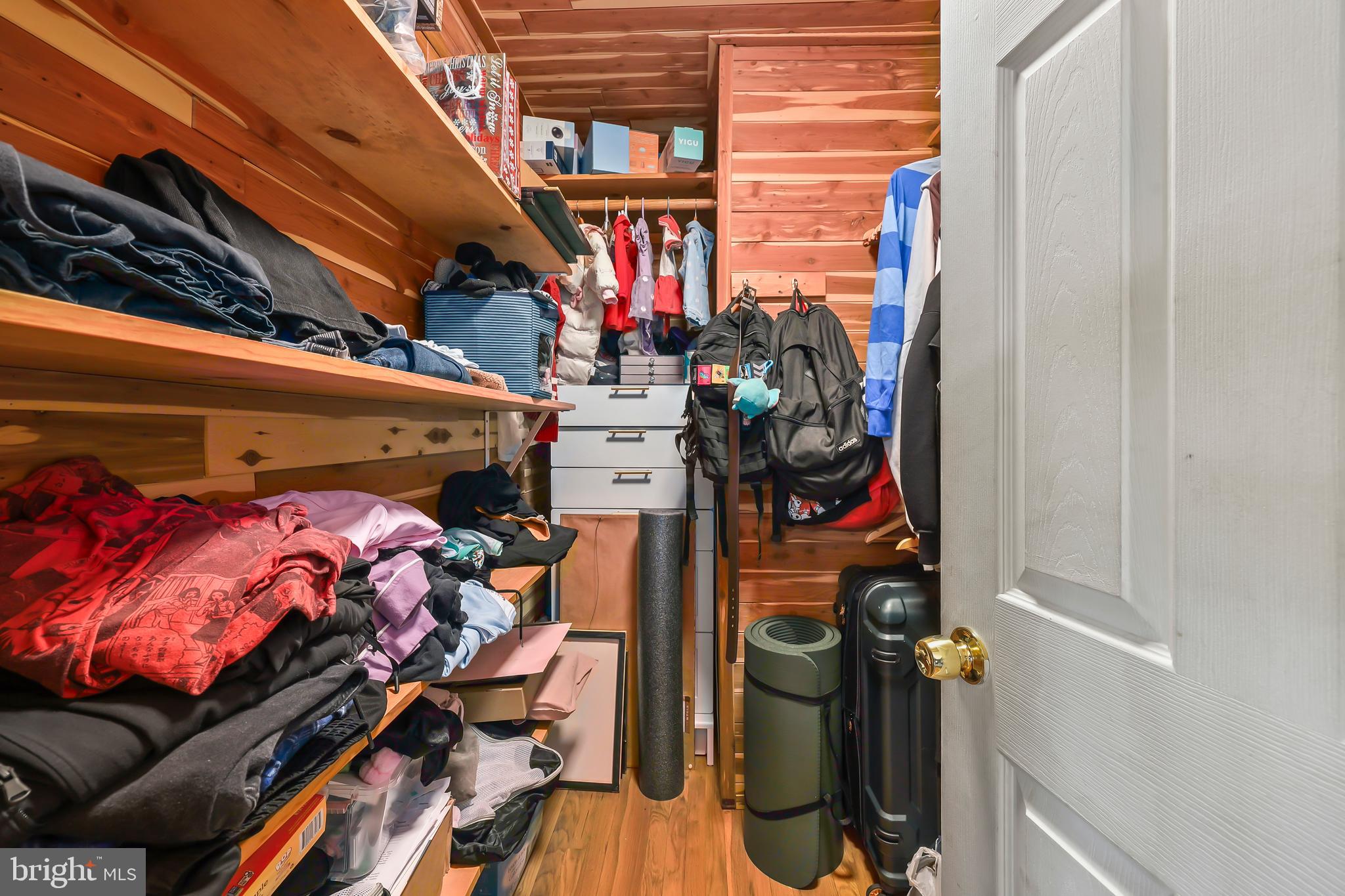 FARMER FAMILY - Residential