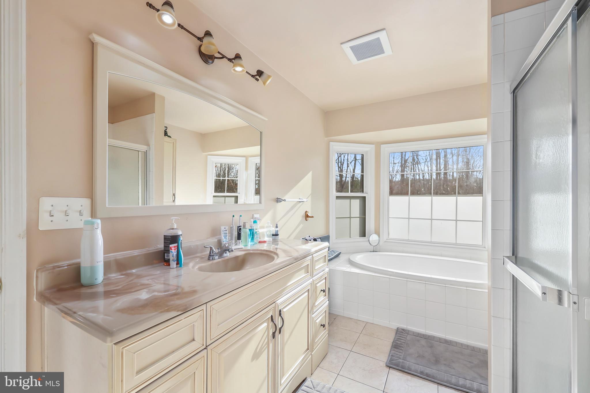 FARMER FAMILY - Residential