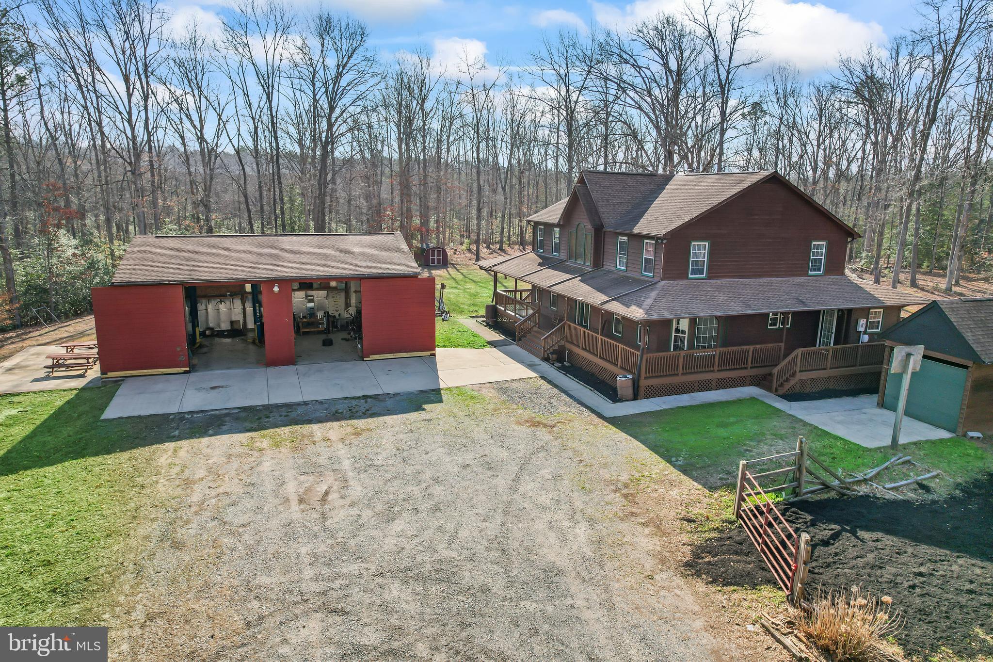 FARMER FAMILY - Residential