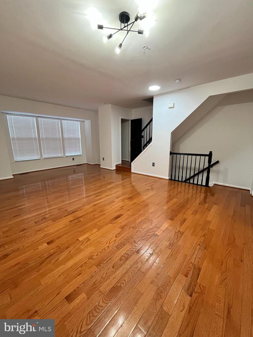 🏡 For Rent: Fully Updated 3BR Townhome in Upper Marlboro – Available October 1, 2025

Welcome to 9716 Woodyard Circle, Upper Marlboro, MD 20772 – a beautifully renovated 3-bedroom, 2 full bath, 2 half bath townhome located in a quiet, family-friendly neighborhood! This spacious home is currently undergoing high-quality updates throughout and will be move-in ready by October 1, 2025.