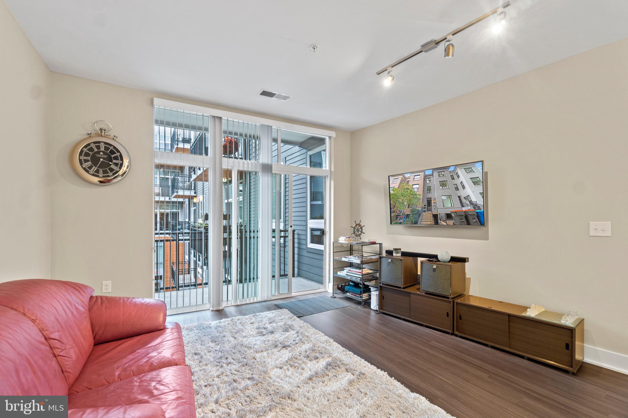 NATIONAL HARBOR - Residential Lease