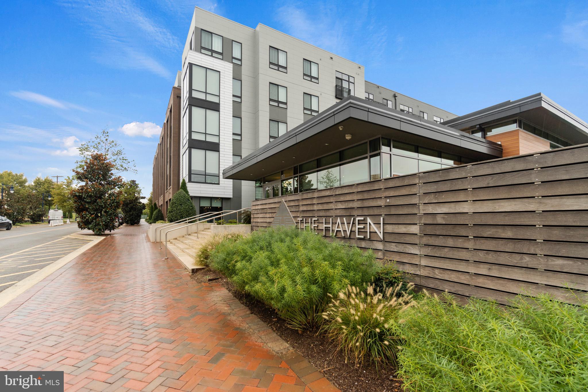 NATIONAL HARBOR - Residential Lease