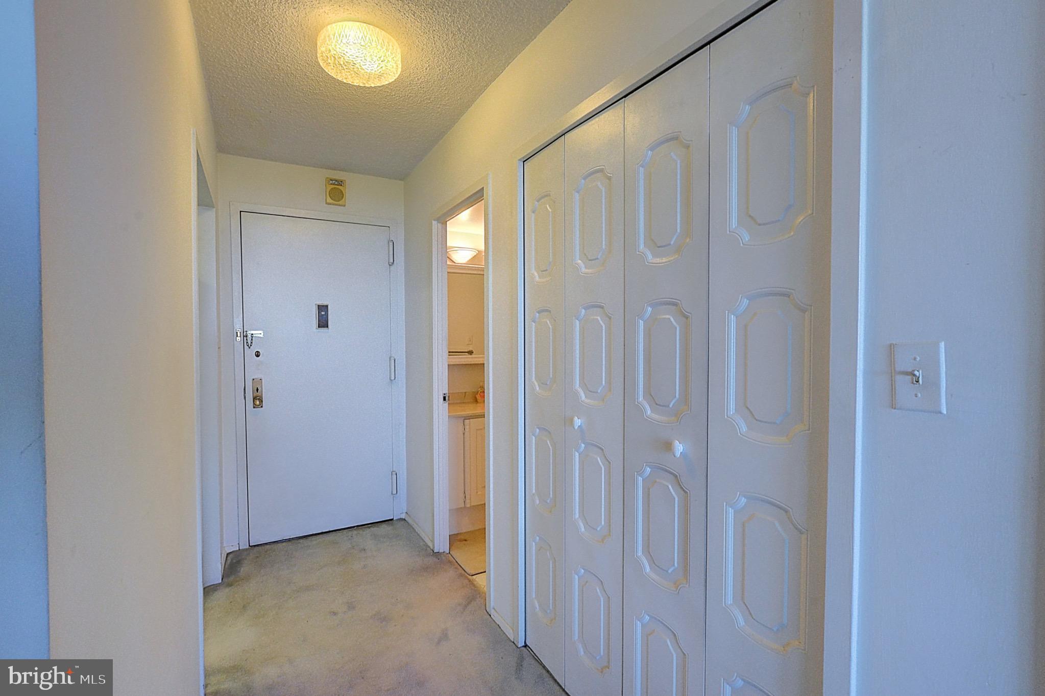 PROMENADE TOWERS - Residential