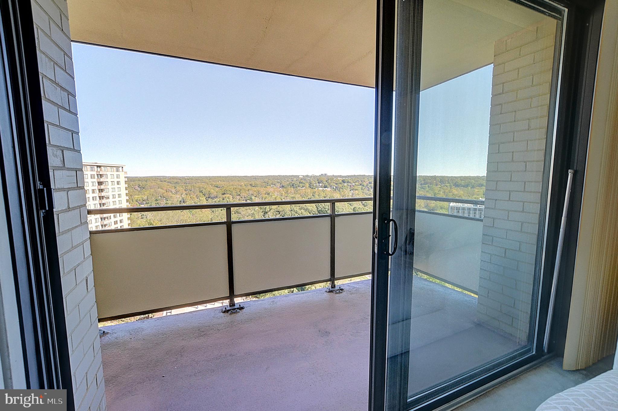 PROMENADE TOWERS - Residential