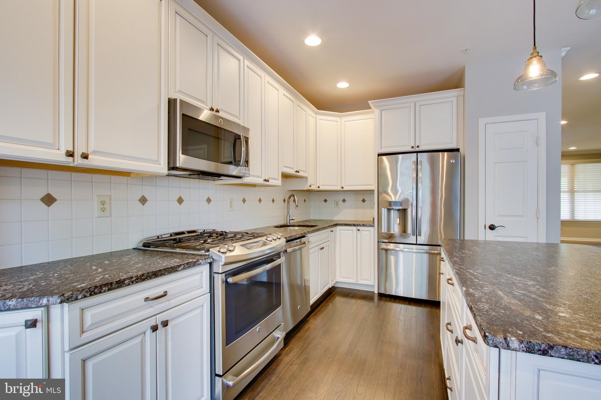 GREY ROCK VILLAS - Residential Lease