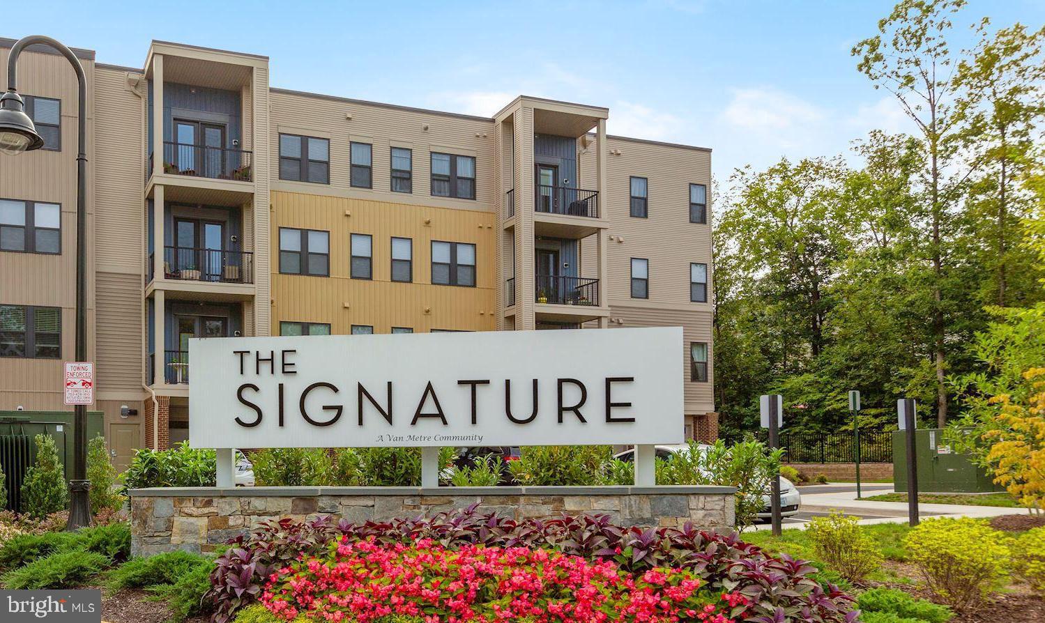 SIGNATURE AT BROADLANDS - Residential