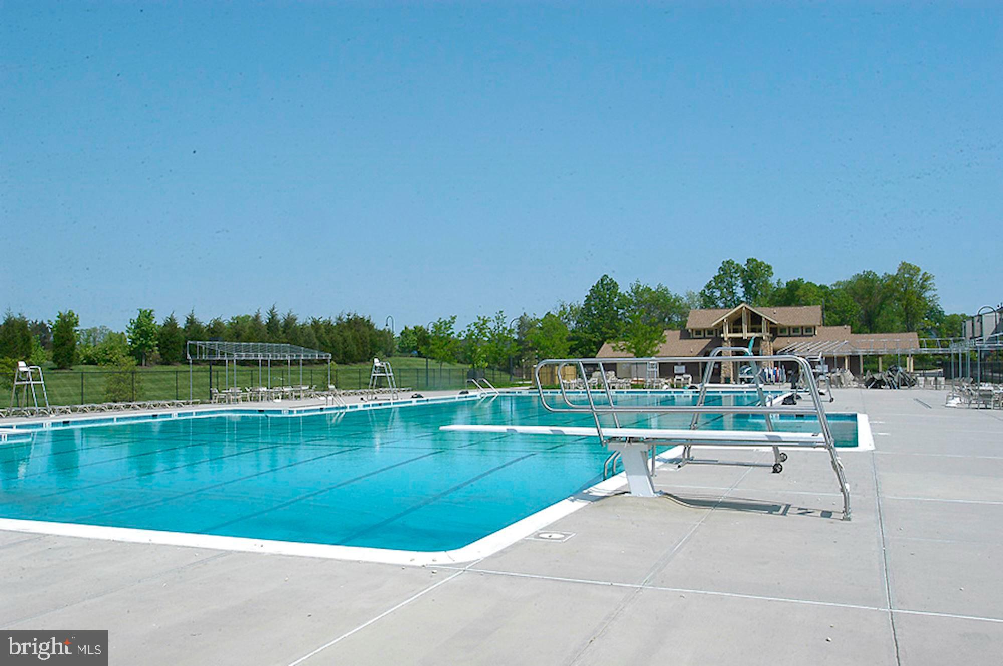 SIGNATURE AT BROADLANDS - Residential