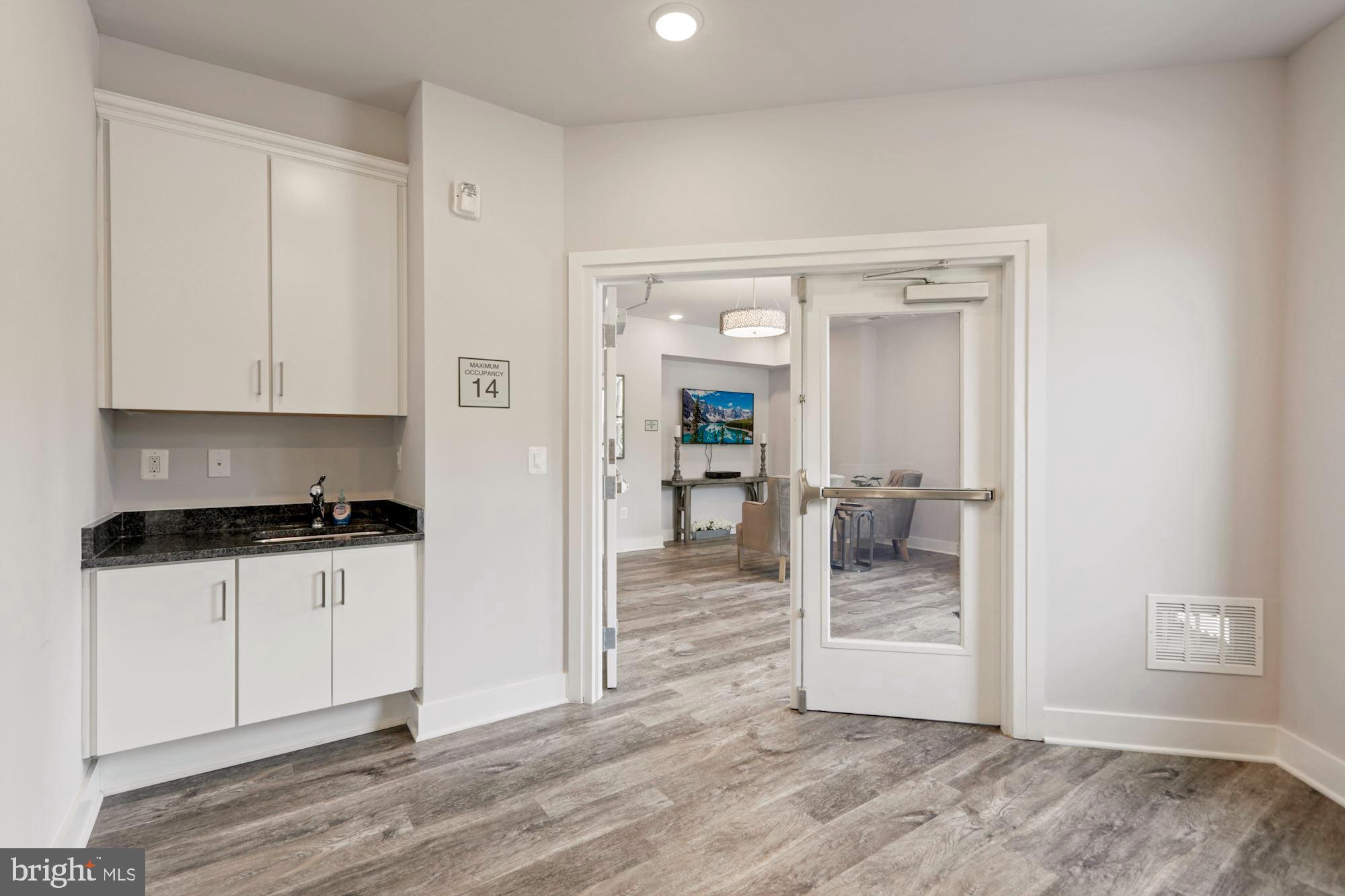 SIGNATURE AT BROADLANDS - Residential