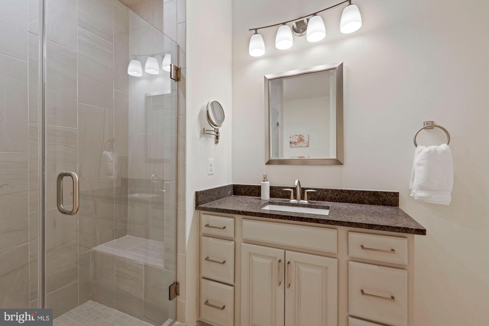 SIGNATURE AT BROADLANDS - Residential