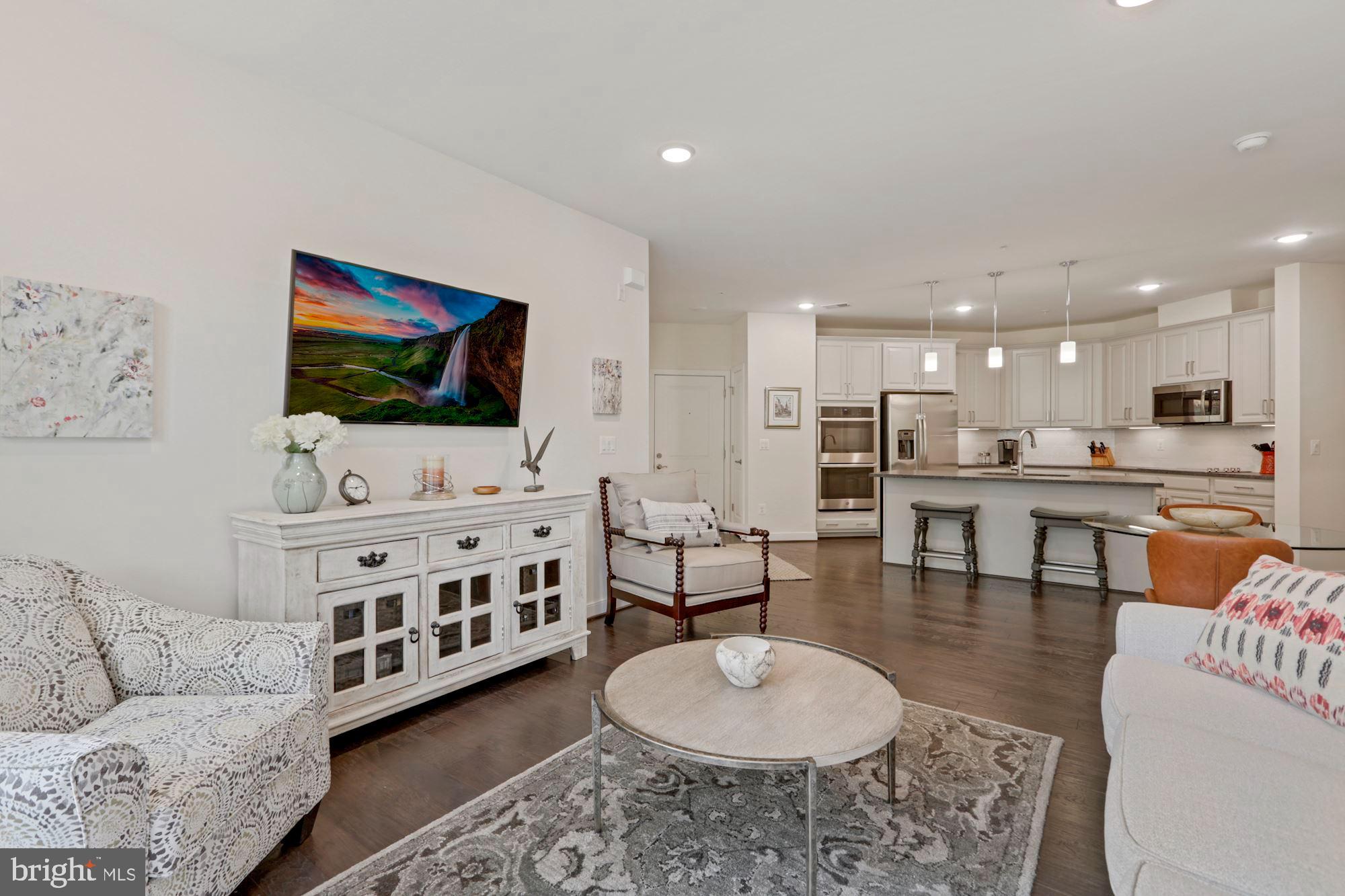 SIGNATURE AT BROADLANDS - Residential