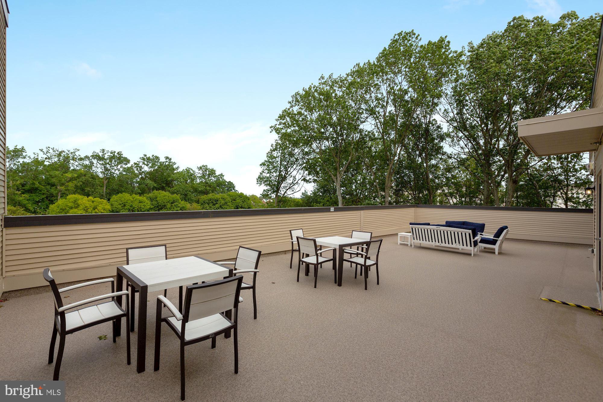 SIGNATURE AT BROADLANDS - Residential