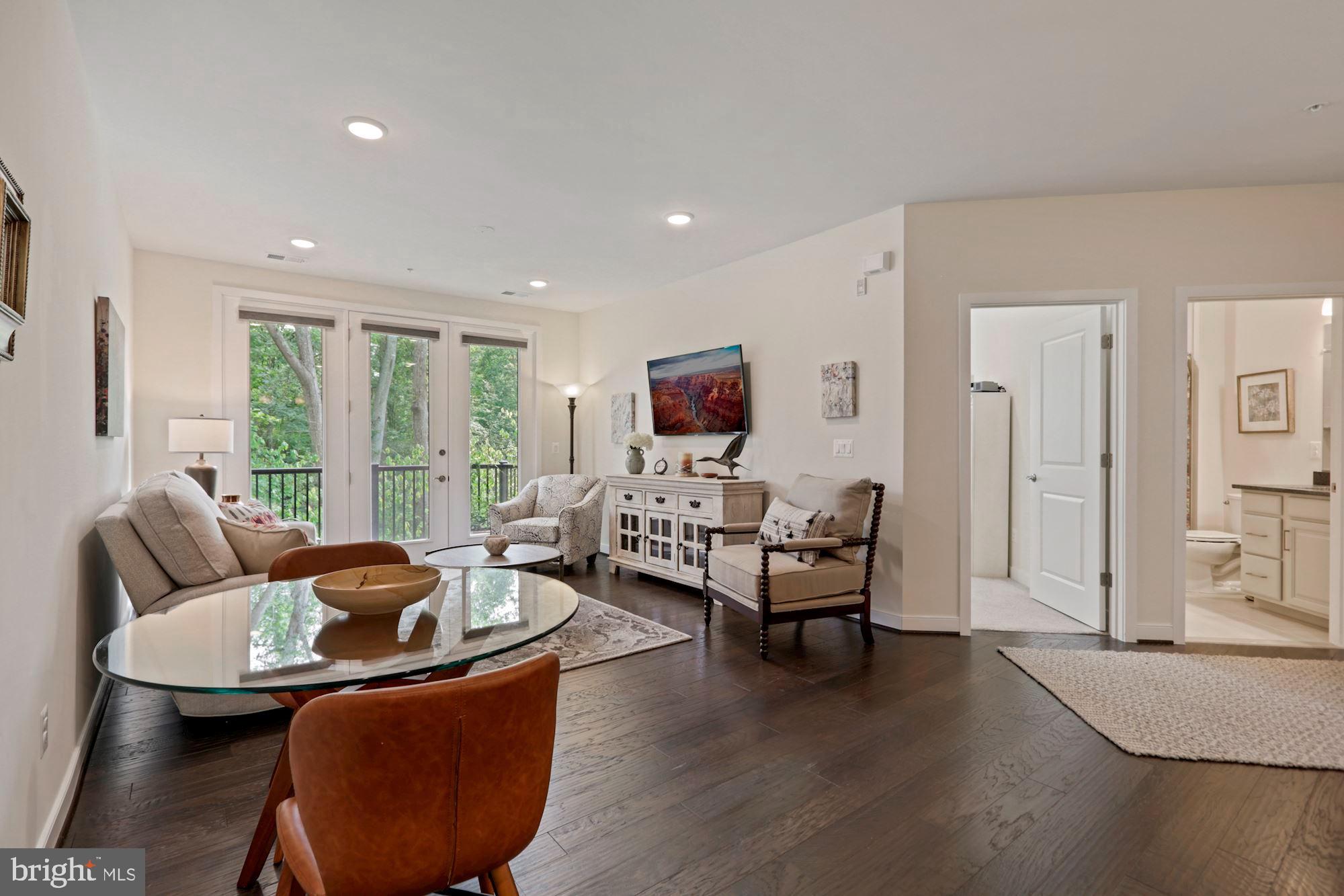 SIGNATURE AT BROADLANDS - Residential