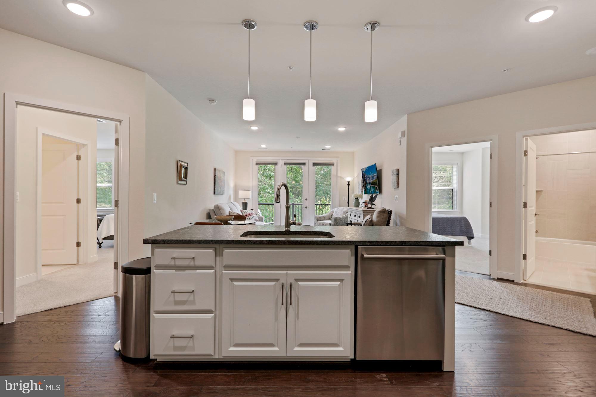 SIGNATURE AT BROADLANDS - Residential