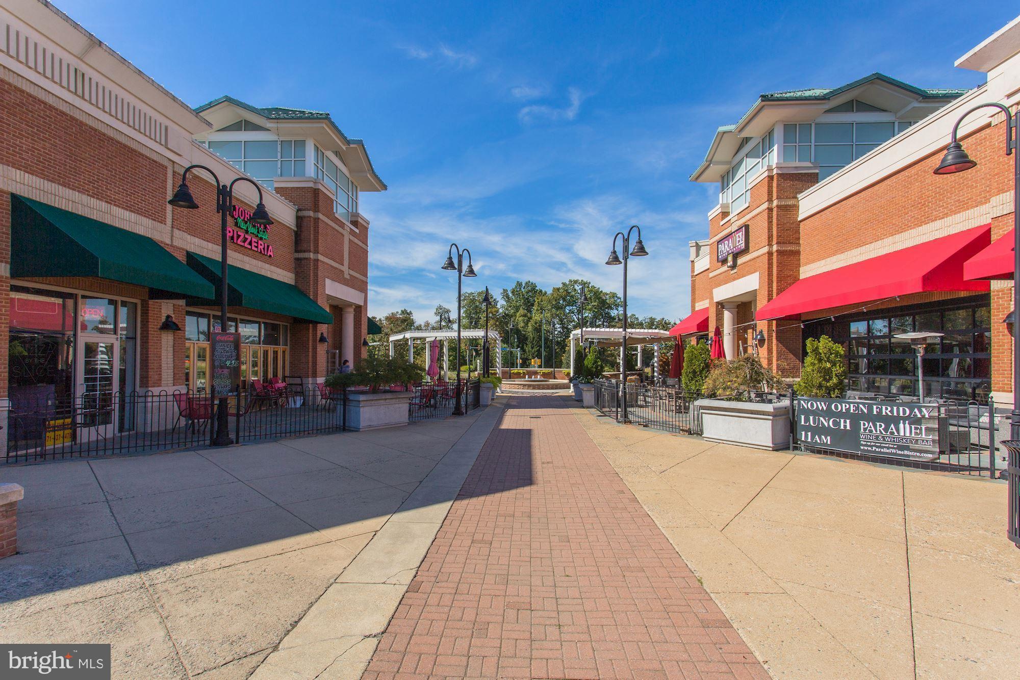 SIGNATURE AT BROADLANDS - Residential