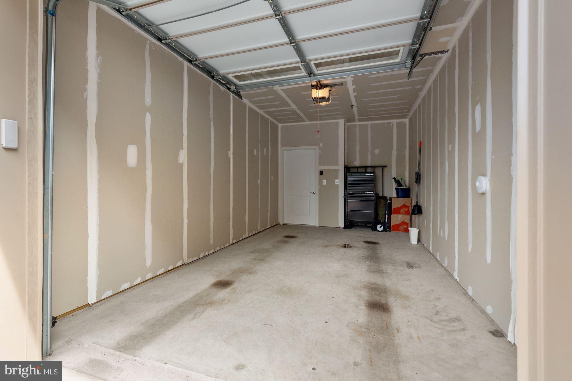 SIGNATURE AT BROADLANDS - Residential