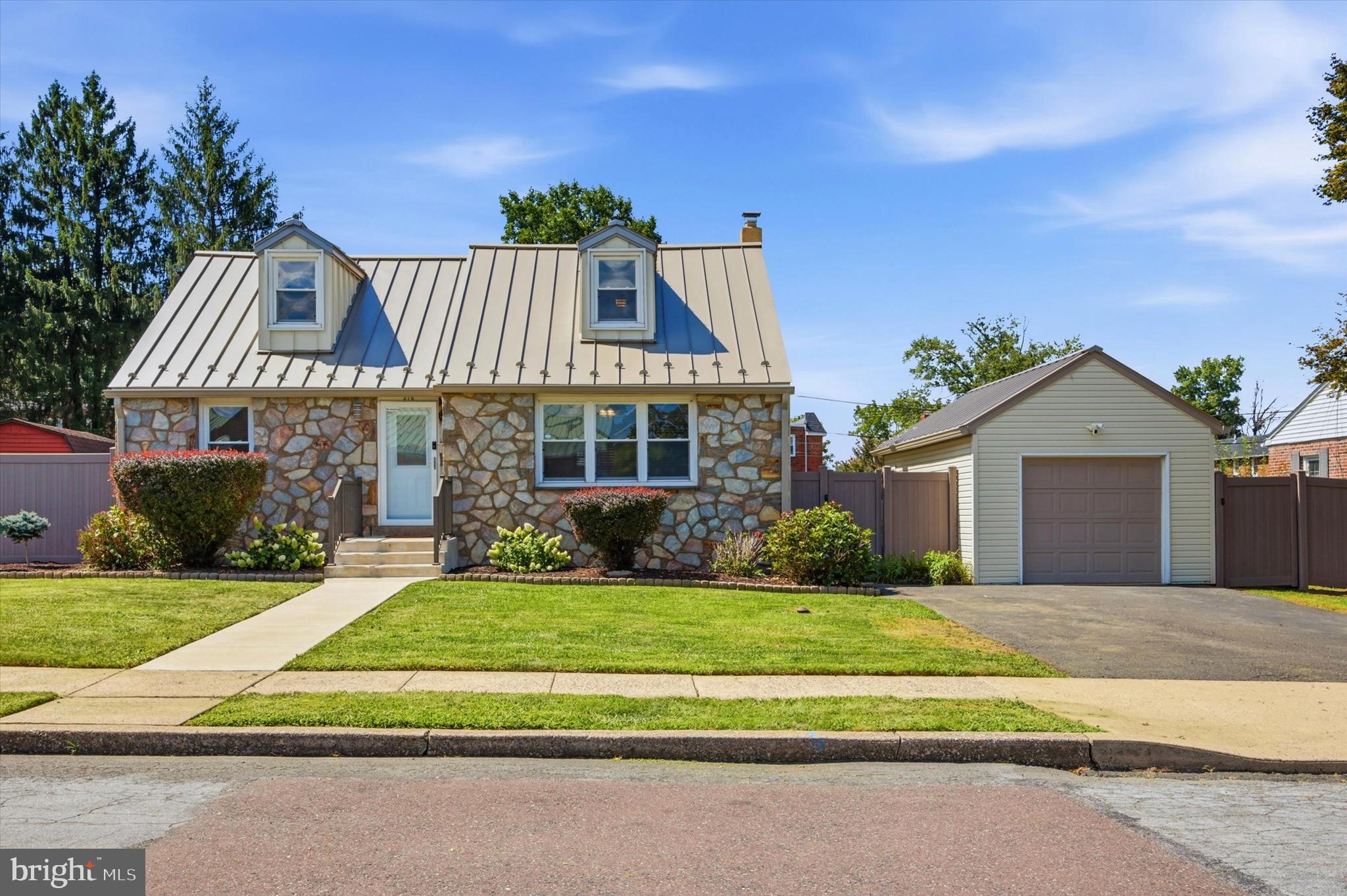 376 E 4TH STREET
