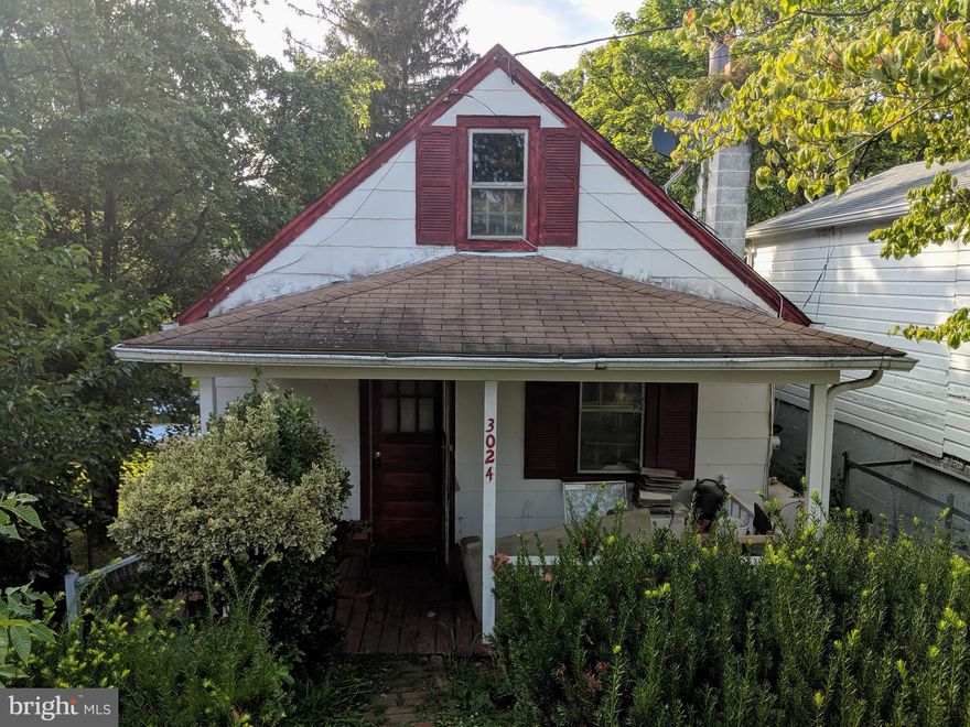 BELOW MARKET VALUE FORECLOSURE RENOVATE IT FLIP IT ADD TO RENTAL PORTFOLIO AND ENJOY A GREAT RETURN ON INVESTMENT OR MOVE IN AND GAIN IMMEDIATE EQUITY PRICED  SOLD AS AN ASSIGNMENT OF THE BANKS CONTRACT  IN AS IS CONDITION  SPECIAL ASSIGNMENT DOCUMENTS ATTACHED TO LISTING