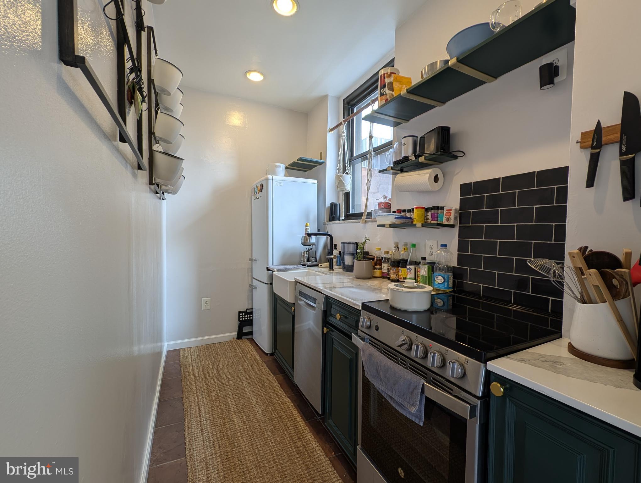 WASHINGTON SQ WEST - Residential Lease